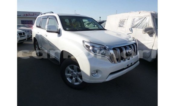 Acheter Import Voiture Toyota Prado Blanc à Import - Dubai, Grande Comore Acheter Import Voiture Toyota Prado Blanc à Import - Dubai, Grande Comore