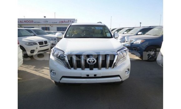 Acheter Import Voiture Toyota Prado Blanc à Import - Dubai, Grande Comore Acheter Import Voiture Toyota Prado Blanc à Import - Dubai, Grande Comore
