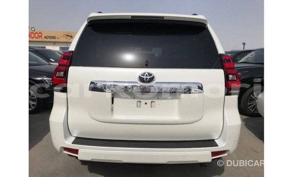 Acheter Import Voiture Toyota Prado Blanc à Import - Dubai, Grande Comore Acheter Import Voiture Toyota Prado Blanc à Import - Dubai, Grande Comore