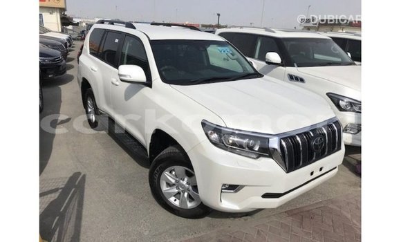 Acheter Import Voiture Toyota Prado Blanc à Import - Dubai, Grande Comore Acheter Import Voiture Toyota Prado Blanc à Import - Dubai, Grande Comore