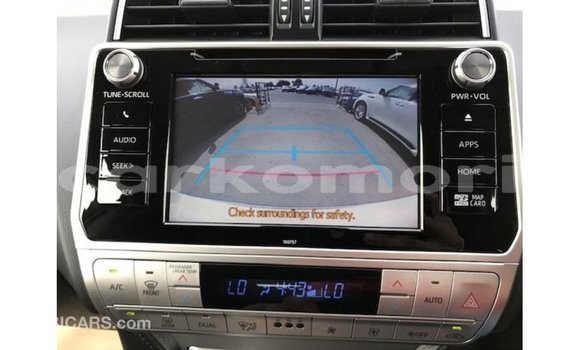 Acheter Import Voiture Toyota Prado Blanc à Import - Dubai, Grande Comore Acheter Import Voiture Toyota Prado Blanc à Import - Dubai, Grande Comore