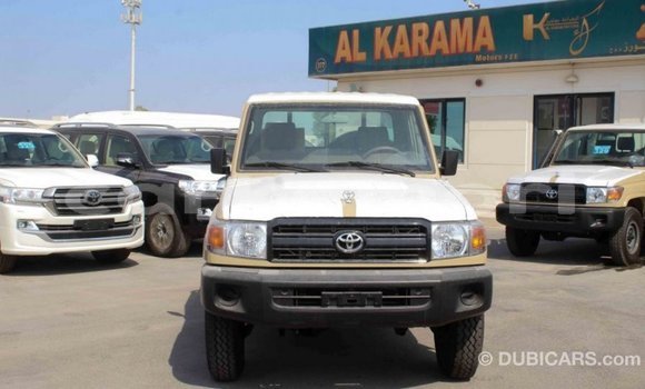 Buy Import Toyota Land Cruiser Beige Car in Import - Dubai in Great Comore Buy Import Toyota Land Cruiser Beige Car in Import - Dubai in Great Comore
