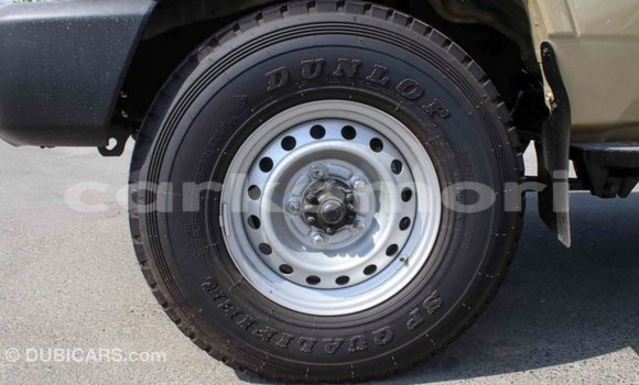 Buy Import Toyota Land Cruiser Beige Car in Import - Dubai in Great Comore Buy Import Toyota Land Cruiser Beige Car in Import - Dubai in Great Comore
