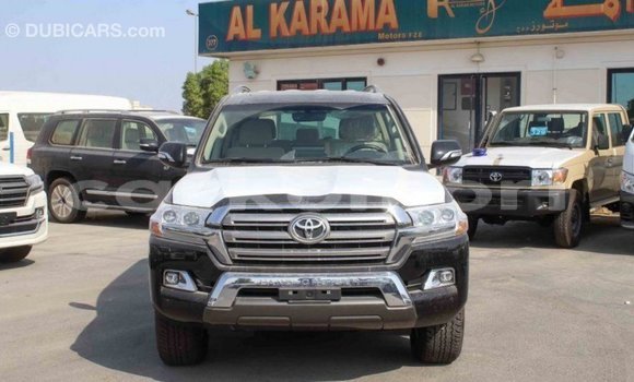 Acheter Import Voiture Toyota Land Cruiser Noir à Import - Dubai, Grande Comore Acheter Import Voiture Toyota Land Cruiser Noir à Import - Dubai, Grande Comore