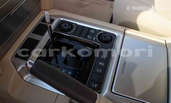 Acheter Import Voiture Toyota Land Cruiser Noir à Import - Dubai, Grande Comore Acheter Import Voiture Toyota Land Cruiser Noir à Import - Dubai, Grande Comore