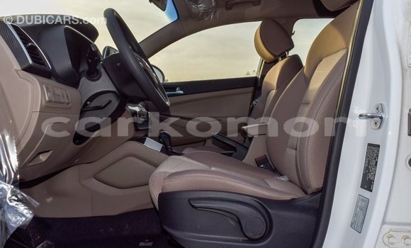 Buy Import Hyundai Tucson White Car in Import - Dubai in Great Comore Buy Import Hyundai Tucson White Car in Import - Dubai in Great Comore