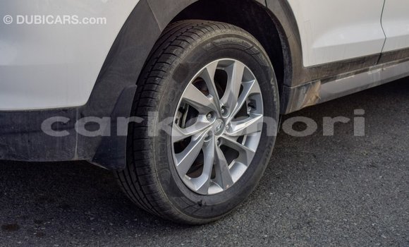 Buy Import Hyundai Tucson White Car in Import - Dubai in Great Comore Buy Import Hyundai Tucson White Car in Import - Dubai in Great Comore