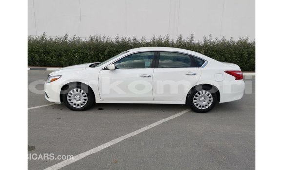 Buy Import Nissan Altima White Car in Import - Dubai in Great Comore Buy Import Nissan Altima White Car in Import - Dubai in Great Comore
