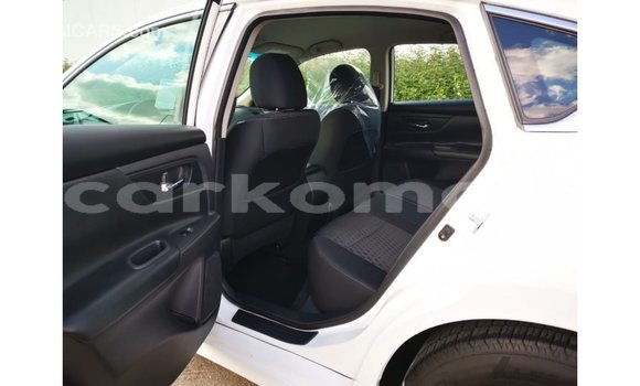 Buy Import Nissan Altima White Car in Import - Dubai in Great Comore Buy Import Nissan Altima White Car in Import - Dubai in Great Comore