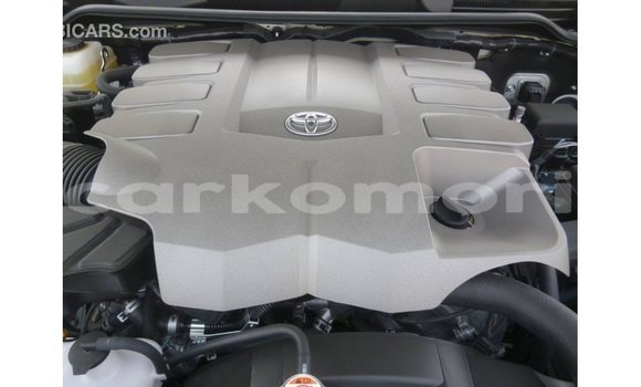 Buy Import Toyota Land Cruiser White Car in Import - Dubai in Great Comore Buy Import Toyota Land Cruiser White Car in Import - Dubai in Great Comore