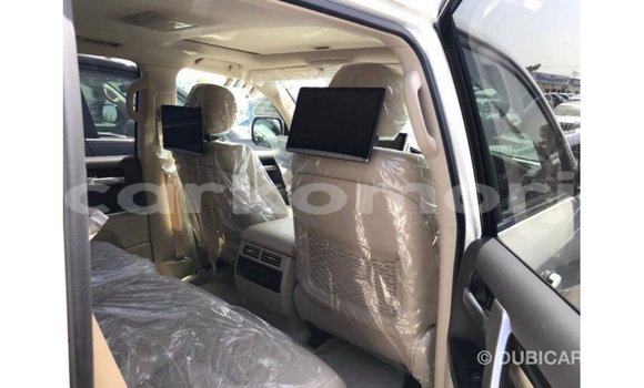 Buy Import Toyota Land Cruiser White Car in Import - Dubai in Great Comore Buy Import Toyota Land Cruiser White Car in Import - Dubai in Great Comore