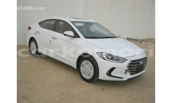 Acheter Import Voiture Hyundai Elantra Blanc à Import - Dubai, Grande Comore Acheter Import Voiture Hyundai Elantra Blanc à Import - Dubai, Grande Comore