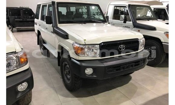 Buy Import Toyota Land Cruiser White Car in Import - Dubai in Great Comore Buy Import Toyota Land Cruiser White Car in Import - Dubai in Great Comore