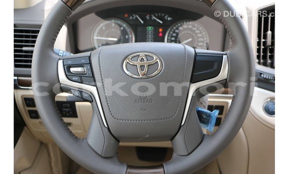 Buy Import Toyota Land Cruiser White Car in Import - Dubai in Great Comore Buy Import Toyota Land Cruiser White Car in Import - Dubai in Great Comore