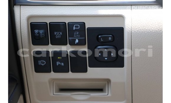 Buy Import Toyota Land Cruiser White Car in Import - Dubai in Great Comore Buy Import Toyota Land Cruiser White Car in Import - Dubai in Great Comore