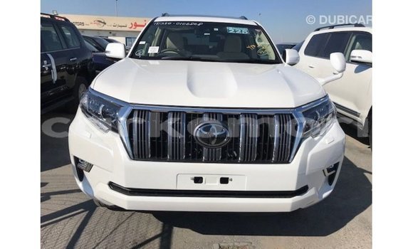 Acheter Import Voiture Toyota Prado Blanc à Import - Dubai, Grande Comore Acheter Import Voiture Toyota Prado Blanc à Import - Dubai, Grande Comore
