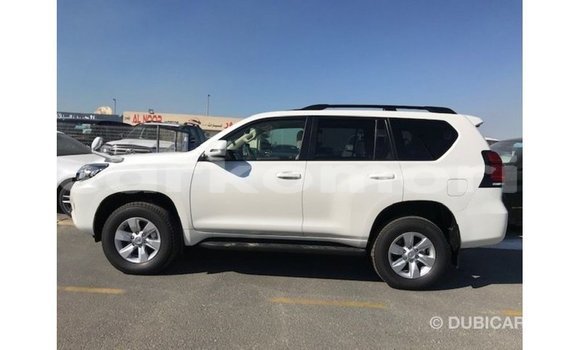 Acheter Import Voiture Toyota Prado Blanc à Import - Dubai, Grande Comore Acheter Import Voiture Toyota Prado Blanc à Import - Dubai, Grande Comore