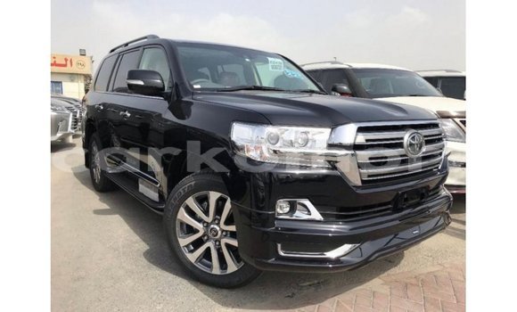 Acheter Import Voiture Toyota Land Cruiser Noir à Import - Dubai, Grande Comore Acheter Import Voiture Toyota Land Cruiser Noir à Import - Dubai, Grande Comore
