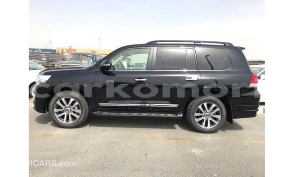 Acheter Import Voiture Toyota Land Cruiser Noir à Import - Dubai, Grande Comore Acheter Import Voiture Toyota Land Cruiser Noir à Import - Dubai, Grande Comore