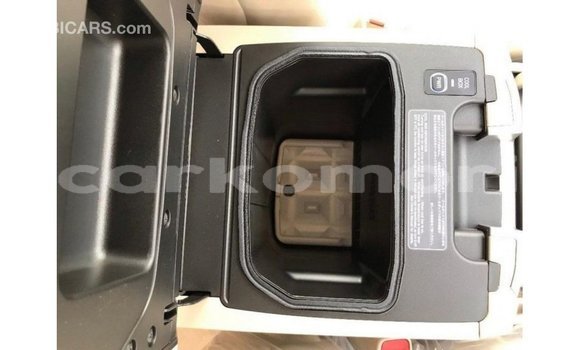 Acheter Import Voiture Toyota Land Cruiser Noir à Import - Dubai, Grande Comore Acheter Import Voiture Toyota Land Cruiser Noir à Import - Dubai, Grande Comore