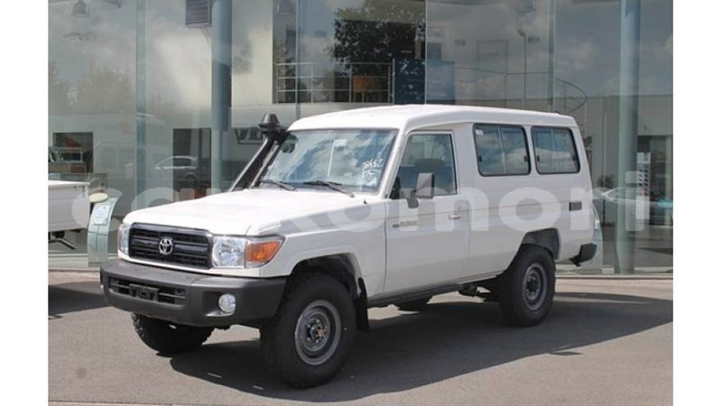 Big with watermark toyota land cruiser grande comore import dubai 2228