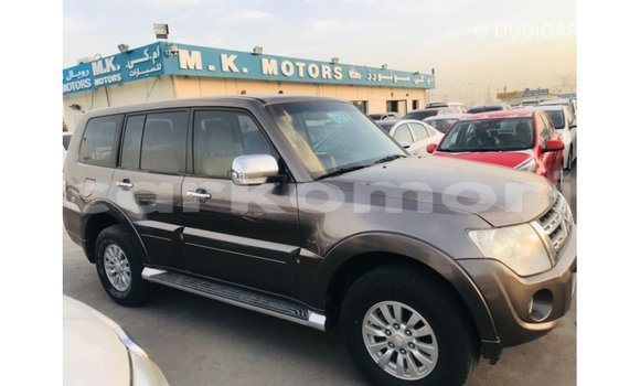 Acheter Import Voiture Mitsubishi Pajero Marron à Import - Dubai, Grande Comore Acheter Import Voiture Mitsubishi Pajero Marron à Import - Dubai, Grande Comore