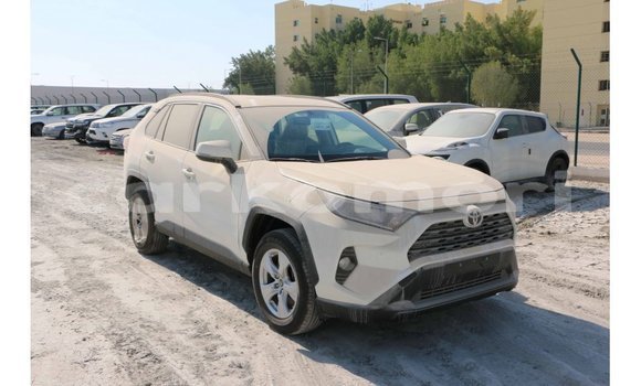 Buy Import Toyota 4Runner White Car in Import - Dubai in Great Comore Buy Import Toyota 4Runner White Car in Import - Dubai in Great Comore