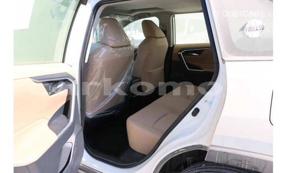 Buy Import Toyota 4Runner White Car in Import - Dubai in Great Comore Buy Import Toyota 4Runner White Car in Import - Dubai in Great Comore
