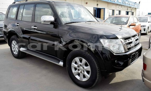 Acheter Import Voiture Mitsubishi Pajero Noir à Import - Dubai, Grande Comore Acheter Import Voiture Mitsubishi Pajero Noir à Import - Dubai, Grande Comore