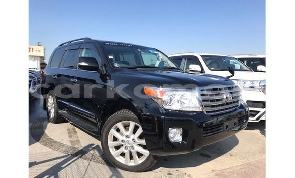 Acheter Import Voiture Toyota Land Cruiser Noir à Import - Dubai, Grande Comore Acheter Import Voiture Toyota Land Cruiser Noir à Import - Dubai, Grande Comore