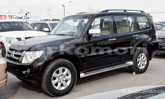 Acheter Import Voiture Mitsubishi Pajero Noir à Import - Dubai, Grande Comore Acheter Import Voiture Mitsubishi Pajero Noir à Import - Dubai, Grande Comore