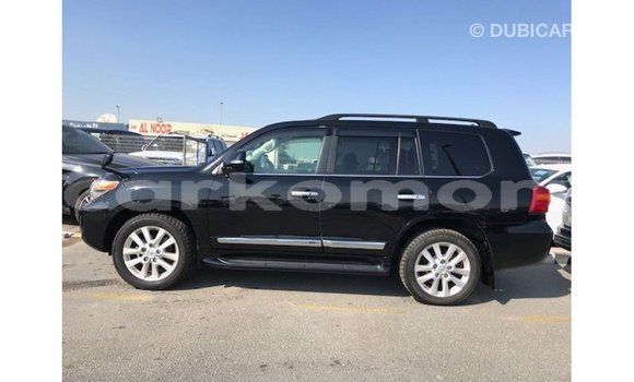Acheter Import Voiture Toyota Land Cruiser Noir à Import - Dubai, Grande Comore Acheter Import Voiture Toyota Land Cruiser Noir à Import - Dubai, Grande Comore