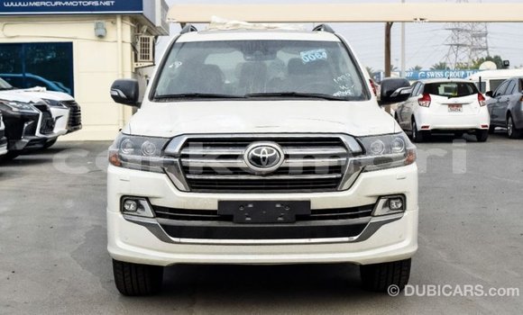 Buy Import Toyota Land Cruiser White Car in Import - Dubai in Great Comore Buy Import Toyota Land Cruiser White Car in Import - Dubai in Great Comore