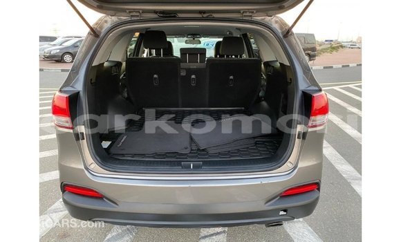 Acheter Import Voiture Kia Sorento Autre à Import - Dubai, Grande Comore Acheter Import Voiture Kia Sorento Autre à Import - Dubai, Grande Comore