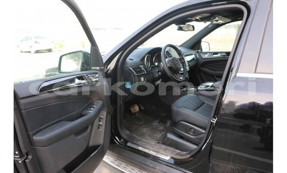 Buy Import Mercedes-Benz 190 Black Car in Import - Dubai in Great Comore Buy Import Mercedes-Benz 190 Black Car in Import - Dubai in Great Comore