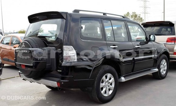 Acheter Import Voiture Mitsubishi Pajero Noir à Import - Dubai, Grande Comore Acheter Import Voiture Mitsubishi Pajero Noir à Import - Dubai, Grande Comore