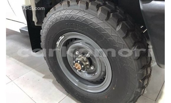 Buy Import Toyota Land Cruiser White Car in Import - Dubai in Great Comore Buy Import Toyota Land Cruiser White Car in Import - Dubai in Great Comore