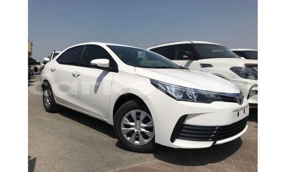 Acheter Import Voiture Toyota Corolla Blanc à Import - Dubai, Grande Comore