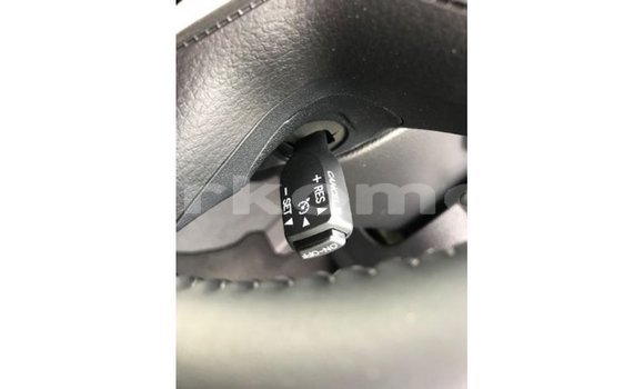 Buy Import Toyota Land Cruiser White Car in Import - Dubai in Great Comore Buy Import Toyota Land Cruiser White Car in Import - Dubai in Great Comore