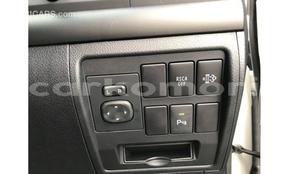 Buy Import Toyota Land Cruiser White Car in Import - Dubai in Great Comore Buy Import Toyota Land Cruiser White Car in Import - Dubai in Great Comore