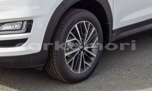 Buy Import Hyundai Tucson White Car in Import - Dubai in Great Comore Buy Import Hyundai Tucson White Car in Import - Dubai in Great Comore