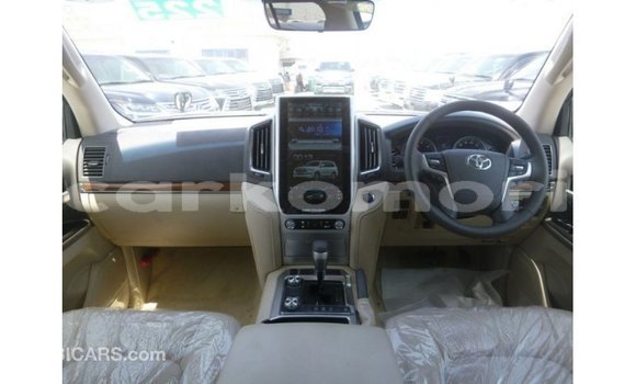 Buy Import Toyota Land Cruiser Black Car in Import - Dubai in Great Comore Buy Import Toyota Land Cruiser Black Car in Import - Dubai in Great Comore
