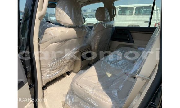 Buy Import Toyota Land Cruiser Black Car in Import - Dubai in Great Comore Buy Import Toyota Land Cruiser Black Car in Import - Dubai in Great Comore