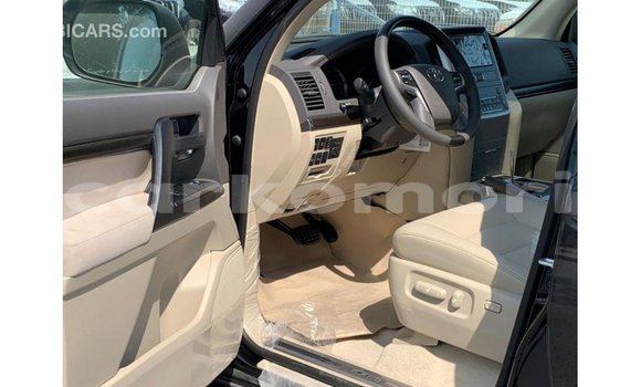 Buy Import Toyota Land Cruiser Black Car in Import - Dubai in Great Comore Buy Import Toyota Land Cruiser Black Car in Import - Dubai in Great Comore