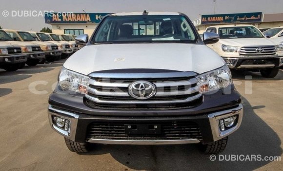 Acheter Import Voiture Toyota Hilux Noir à Import - Dubai, Grande Comore Acheter Import Voiture Toyota Hilux Noir à Import - Dubai, Grande Comore