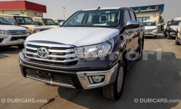 Acheter Import Voiture Toyota Hilux Noir à Import - Dubai, Grande Comore Acheter Import Voiture Toyota Hilux Noir à Import - Dubai, Grande Comore