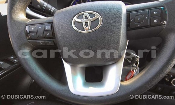 Acheter Import Voiture Toyota Hilux Noir à Import - Dubai, Grande Comore Acheter Import Voiture Toyota Hilux Noir à Import - Dubai, Grande Comore