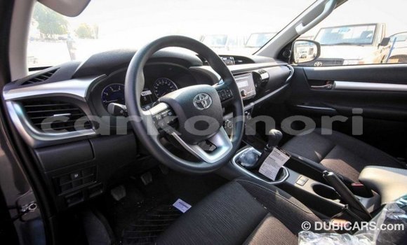 Acheter Import Voiture Toyota Hilux Noir à Import - Dubai, Grande Comore Acheter Import Voiture Toyota Hilux Noir à Import - Dubai, Grande Comore