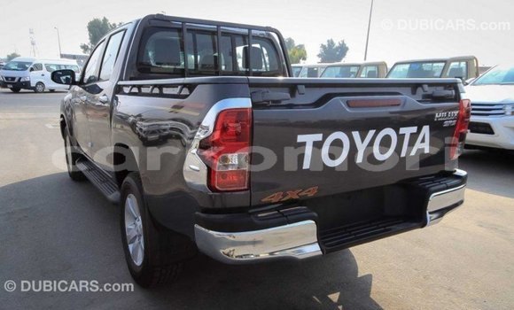 Acheter Import Voiture Toyota Hilux Noir à Import - Dubai, Grande Comore Acheter Import Voiture Toyota Hilux Noir à Import - Dubai, Grande Comore