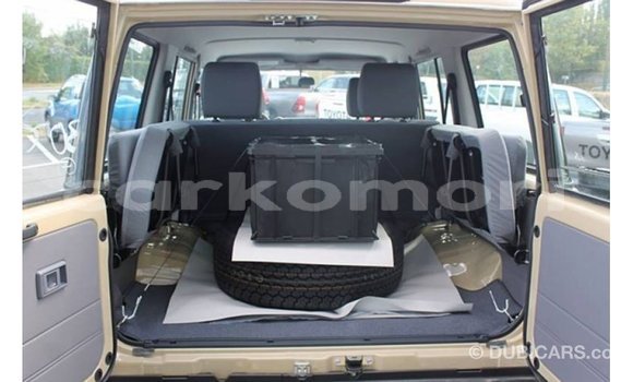 Acheter Import Voiture Toyota Land Cruiser Beige à Import - Dubai, Grande Comore Acheter Import Voiture Toyota Land Cruiser Beige à Import - Dubai, Grande Comore
